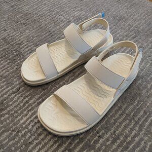 NEW Women's Native Sandals, size 9